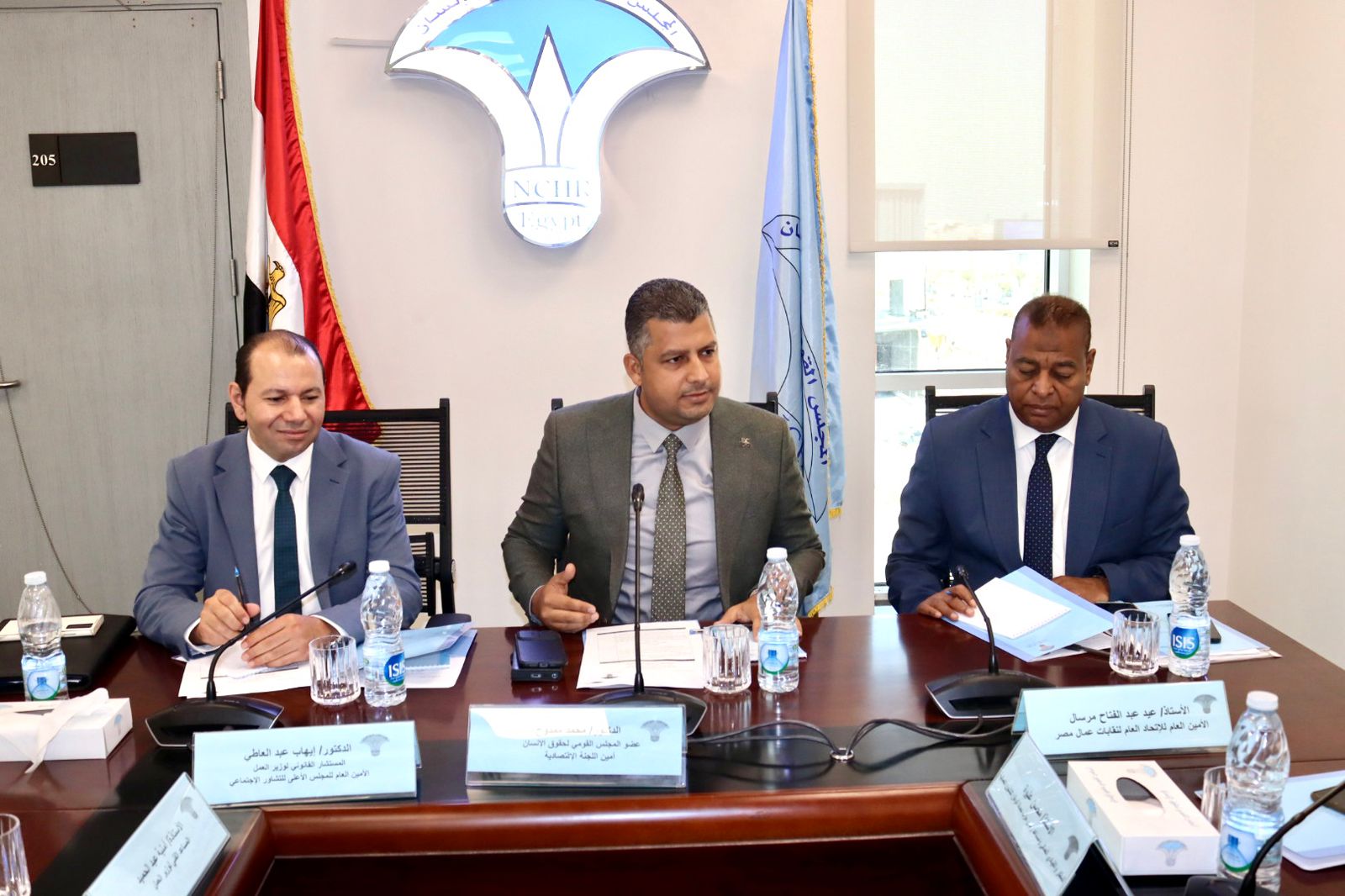  تعزيز حقوق العمال والعمل الائق: نحو بيئة عمل آمنة 