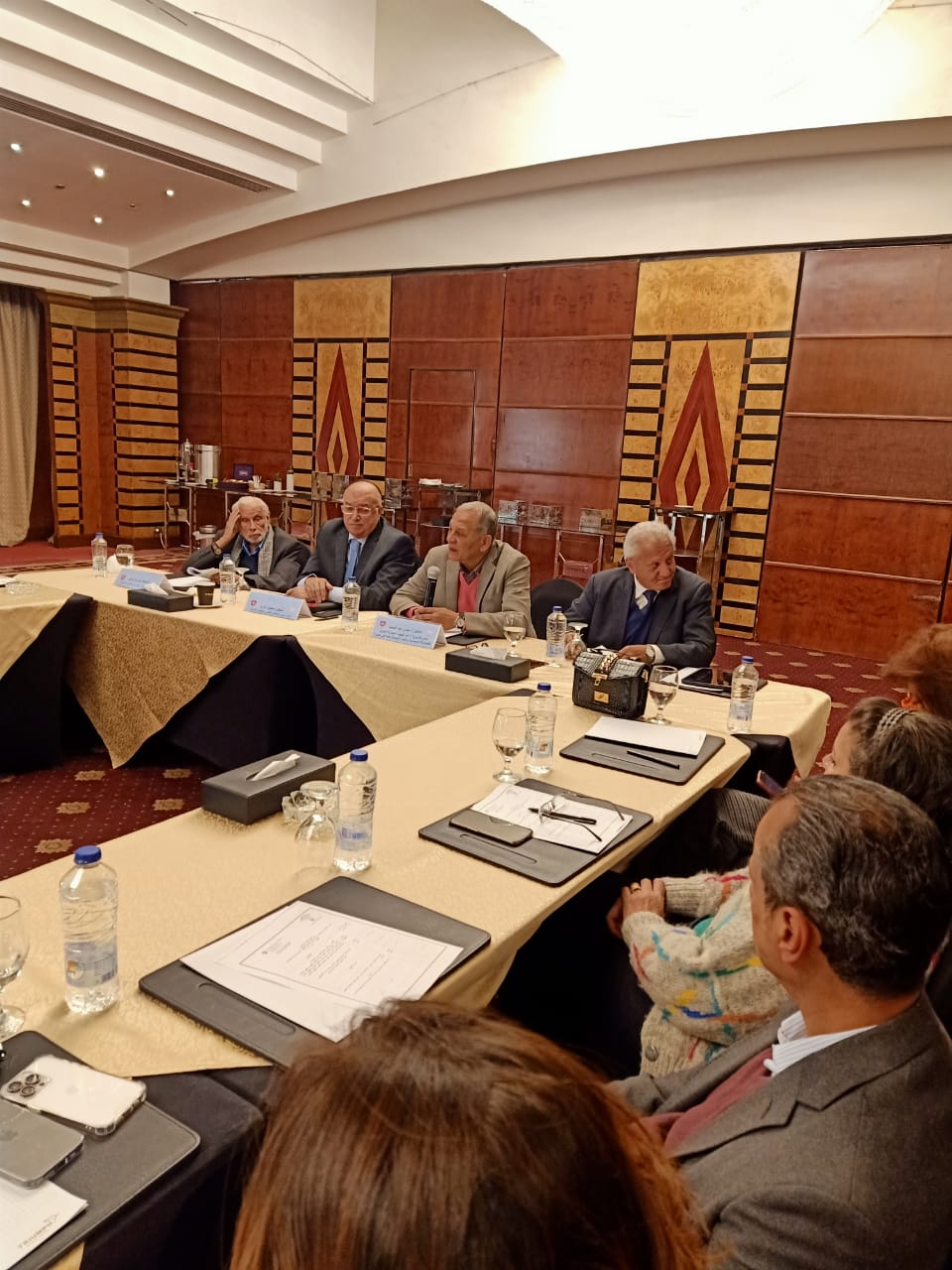  Des journalistes participent à une table ronde du Conseil National des Droits de l'Homme sur la Stratégie Nationale 