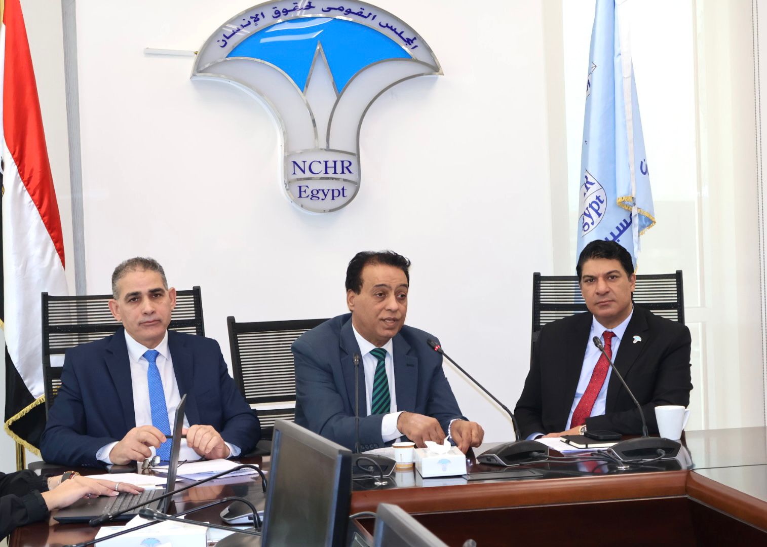  المجلس القومي لحقوق الإنسان يتابع إعادة التصويت في الدوائر الملغاة بالمرحلة الأولى من انتخابات مجلس النواب 