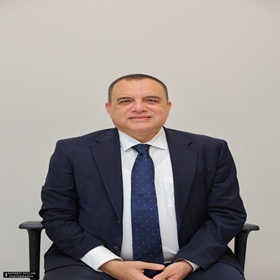  الأستاذ عزت  إبراهيم ميخائيل يوسف 