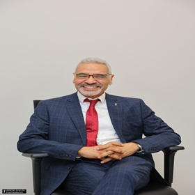  الدكتور أيمن جعفر زهرى أحمد 