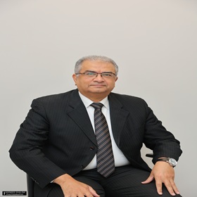 الدكتور أيمن السيد محمود عبد الوهاب 