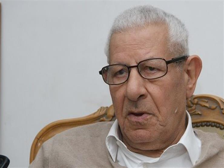  الأستاذ مكرم محمد أحمد 