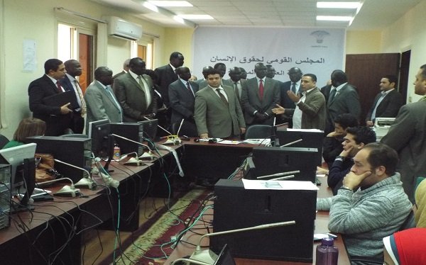  "القومي لحقوق الإنسان" يستقبل وفداً يضم ١٧ سفيراً من دولة جنوب السودان 