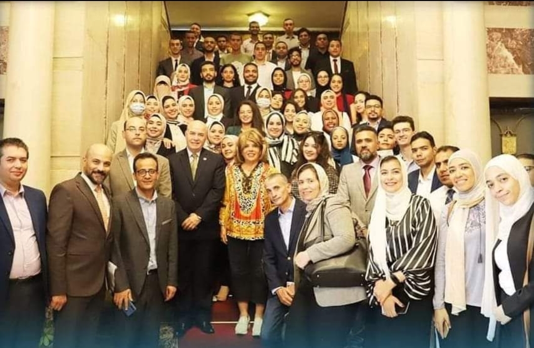  خطاب تناقش مع شباب المتوسط دور الاستراتيجية الوطنية في تعزيز وحماية حقوق الإنسان في مصر 