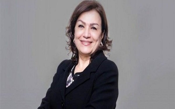 المحامية منى ذو الفقار عضو القومى لحقوق الإنسان أول امرأة تحصد جائزة الإنجاز مدى الحياة في القانون الدولي من IFLR